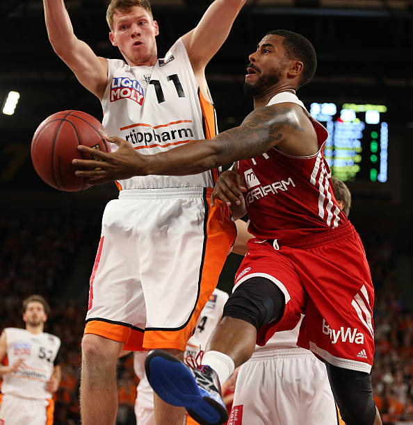 简约却不平 简约却不平